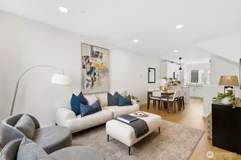 12524 15th Ave NE #B, Seattle, WA 98125