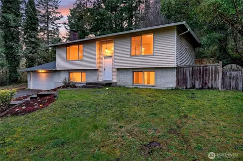 28 Madrona Pl, Dupont, WA 98327
