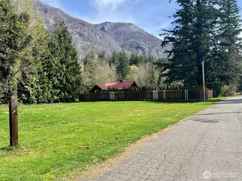 68116 NE 148th St, Baring, WA 98224