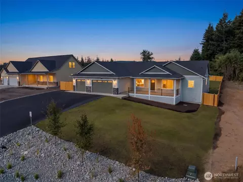821 Barbara Ln, Centralia, WA 98531