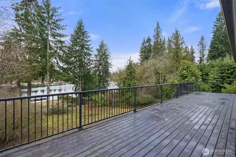 23320 Echo Lake Rd, Snohomish, WA 98296