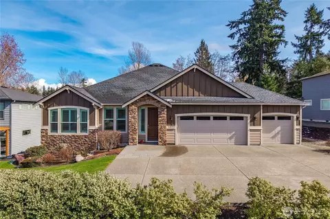 1023 4th St, Steilacoom, WA 98388