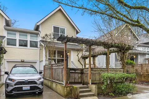 6726 35th Pl S, Seattle, WA 98118