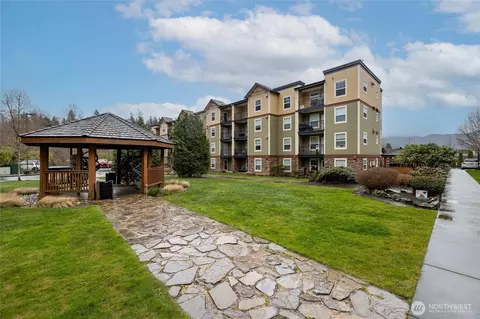 700 32nd St #A404, Bellingham, WA 98225