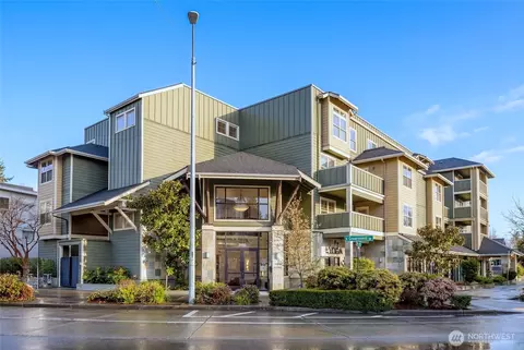 3150 W Government Way #404, Seattle, WA 98199