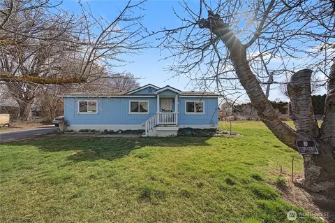 7581 Rainier NE, Moses Lake, WA 98837