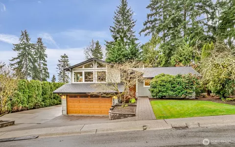 6439 NE 188th St, Kenmore, WA 98028