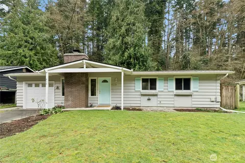 815 NE 200th St, Shoreline, WA 98155