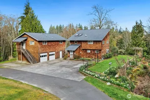 951 Higher Ground Ln, Port Orchard, WA 98366