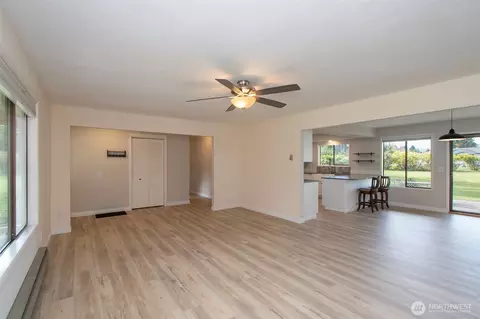 Living - 272 Grandview Dr, Sequim, WA 98382 photo 4 of 7