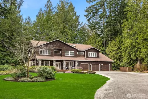 12615 Kallgren Rd NE, Bainbridge Island, WA 98110