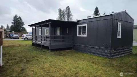316 W 2nd St #6, Onalaska, WA 98570