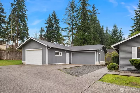 Exterior - 12401 8th Dr SE, Everett, WA 98208 photo 4 of 5