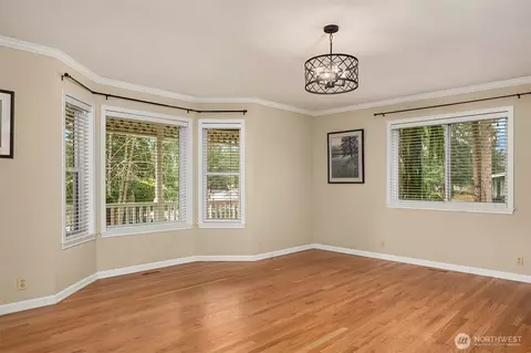 Living - 12401 8th Dr SE, Everett, WA 98208 photo 1 of 3