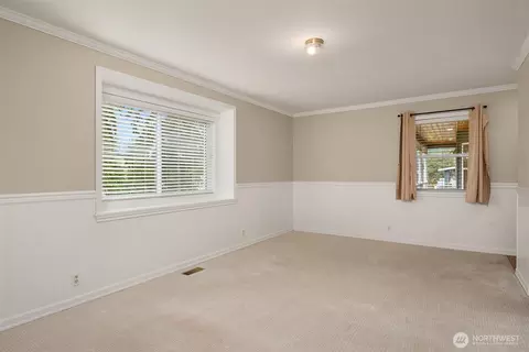 Living - 12401 8th Dr SE, Everett, WA 98208 photo 3 of 3