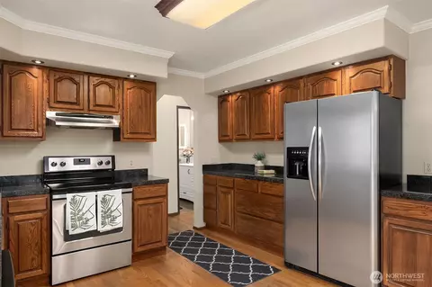 Kitchen - 12401 8th Dr SE, Everett, WA 98208 photo 1 of 2