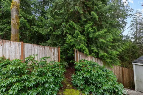 Exterior - 2408 208th Pl SE, Bothell, WA 98021 photo 7 of 9