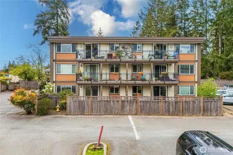 7503 212th St SW #B102, Edmonds, WA 98026