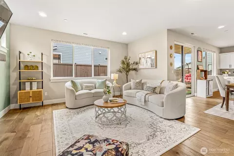 Living - 4418 242nd Pl SE, Bothell, WA 98021 photo 2 of 5