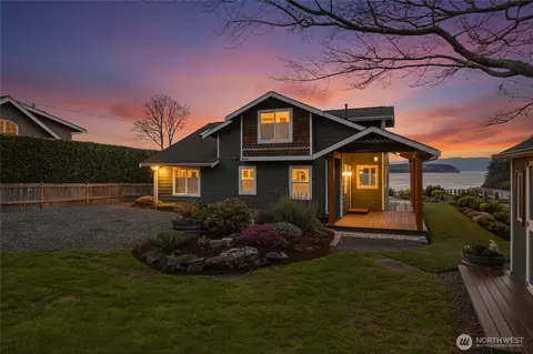 1564 Seacrest Dr, Lummi Island, WA 98262