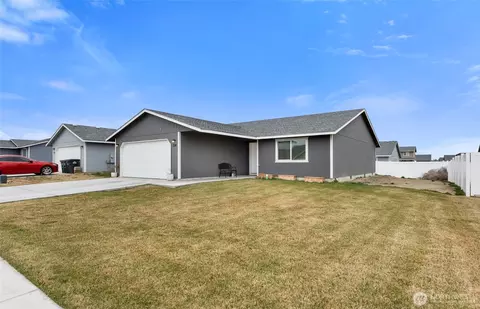 1314 W Polo Ridge Dr, Moses Lake, WA 98837