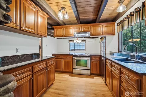 Kitchen - 16719 1st Ave SE, Bothell, WA 98012 photo 1 of 4