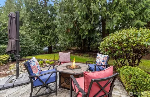 Exterior - 16719 1st Ave SE, Bothell, WA 98012 photo 3 of 7