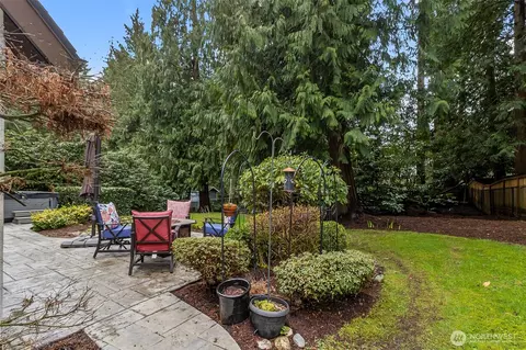Exterior - 16719 1st Ave SE, Bothell, WA 98012 photo 2 of 7