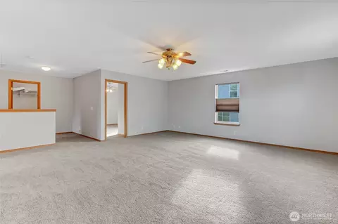 Living - 20607 197th Ave E, Orting, WA 98360 photo 9 of 10