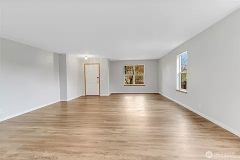 Living - 20607 197th Ave E, Orting, WA 98360 photo 3 of 10