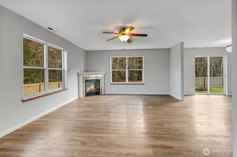 Living - 20607 197th Ave E, Orting, WA 98360 photo 5 of 10