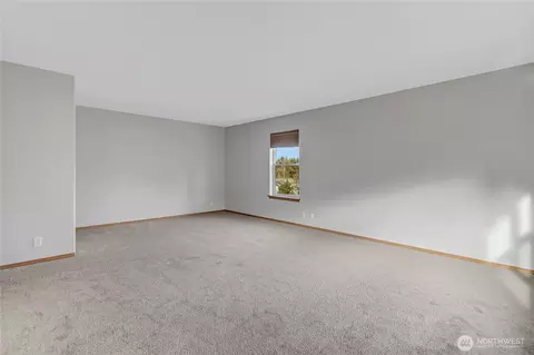 Living - 20607 197th Ave E, Orting, WA 98360 photo 10 of 10