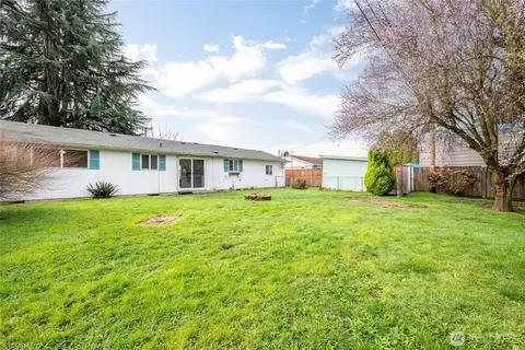 Exterior - 359 Douglas St, Longview, WA 98632 photo 2 of 8