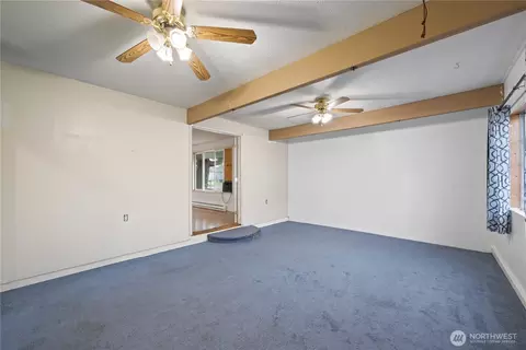 Living - 359 Douglas St, Longview, WA 98632 photo 7 of 8