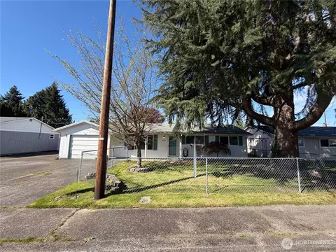 359 Douglas St, Longview, WA 98632