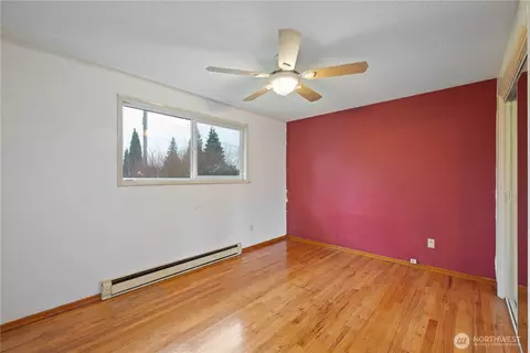 Bedroom - 359 Douglas St, Longview, WA 98632 photo 3 of 6