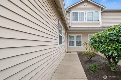 11110 62nd St E, Puyallup, WA 98372