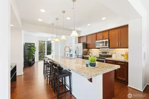 10175 156th Ct NE #105, Redmond, WA 98052