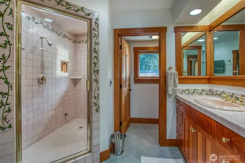 Bath - 285 Raptor Rd, Eastsound, WA 98245 photo 1 of 2