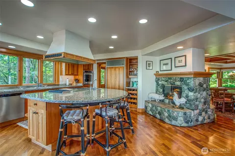 Kitchen - 285 Raptor Rd, Eastsound, WA 98245 photo 1 of 2