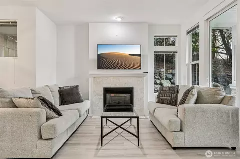 23760 SE 52nd Ln #14-1, Issaquah, WA 98029
