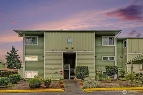 2417 S 222nd St #A6, Des Moines, WA 98198