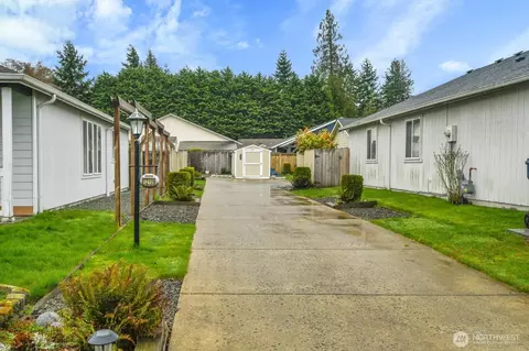 Exterior - 12109 26th Ave W, Everett, WA 98204 photo 6 of 6