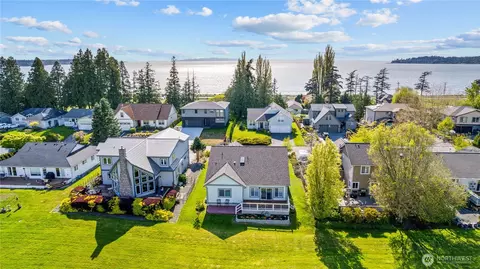 7954 W Golf Course Dr, Blaine, WA 98230