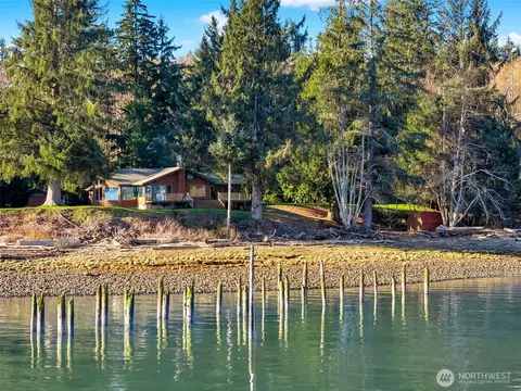 556 State Route 401, Naselle, WA 98638