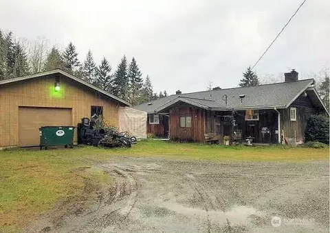 3794 Campbell Rd, Clinton, WA 98236