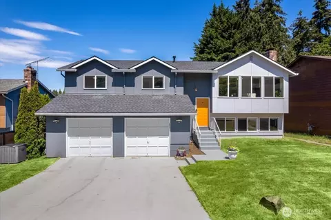 2802 NE 23rd Pl, Renton, WA 98056