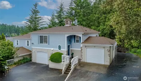 4003 Flora Dr, Fircrest, WA 98466