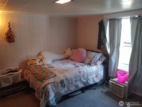 Bedroom - 664 Rhoades Rd, Winlock, WA 98596 photo 1 of 4