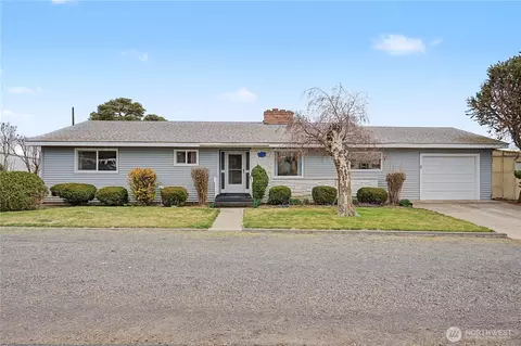 618 N S St, Lind, WA 99341